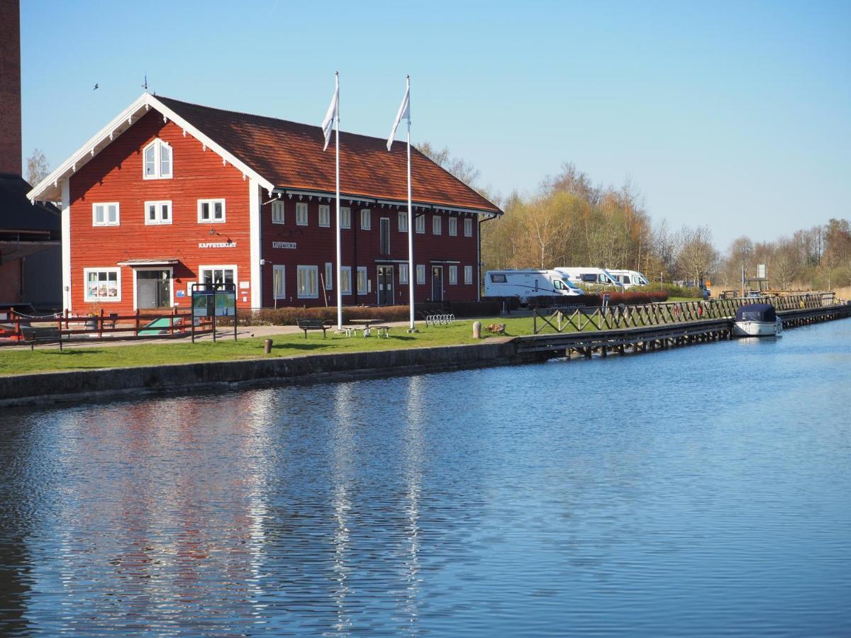 Stenkullens Gardshus Borensberg Exterior photo